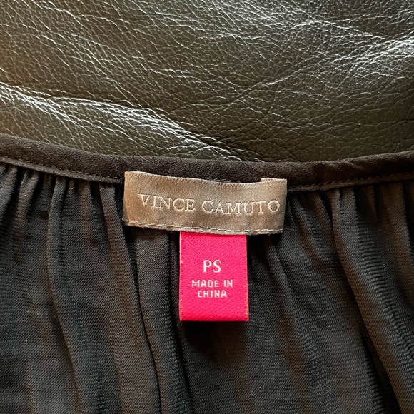 Vince Camuto Black Off-Shoulder Top.  Size Petite Small. - Picture 5 of 6